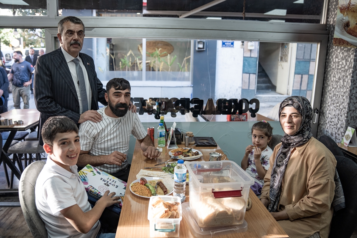 Milli Eğitim Bakanı Tekin, Erzurum'da Ziyaretlerde Bulundu 4