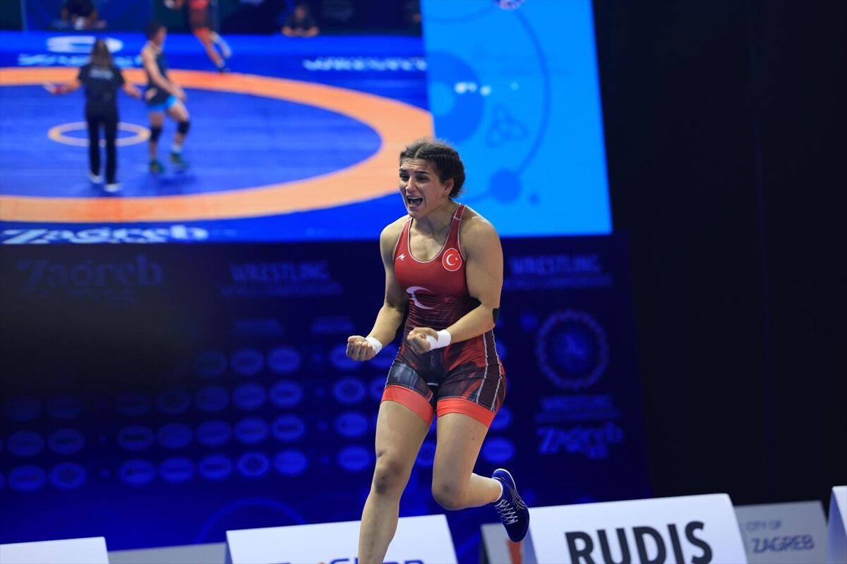 Nesrin Baş, Dünya Güreş Şampiyonası'nda Finale Yükseldi 4