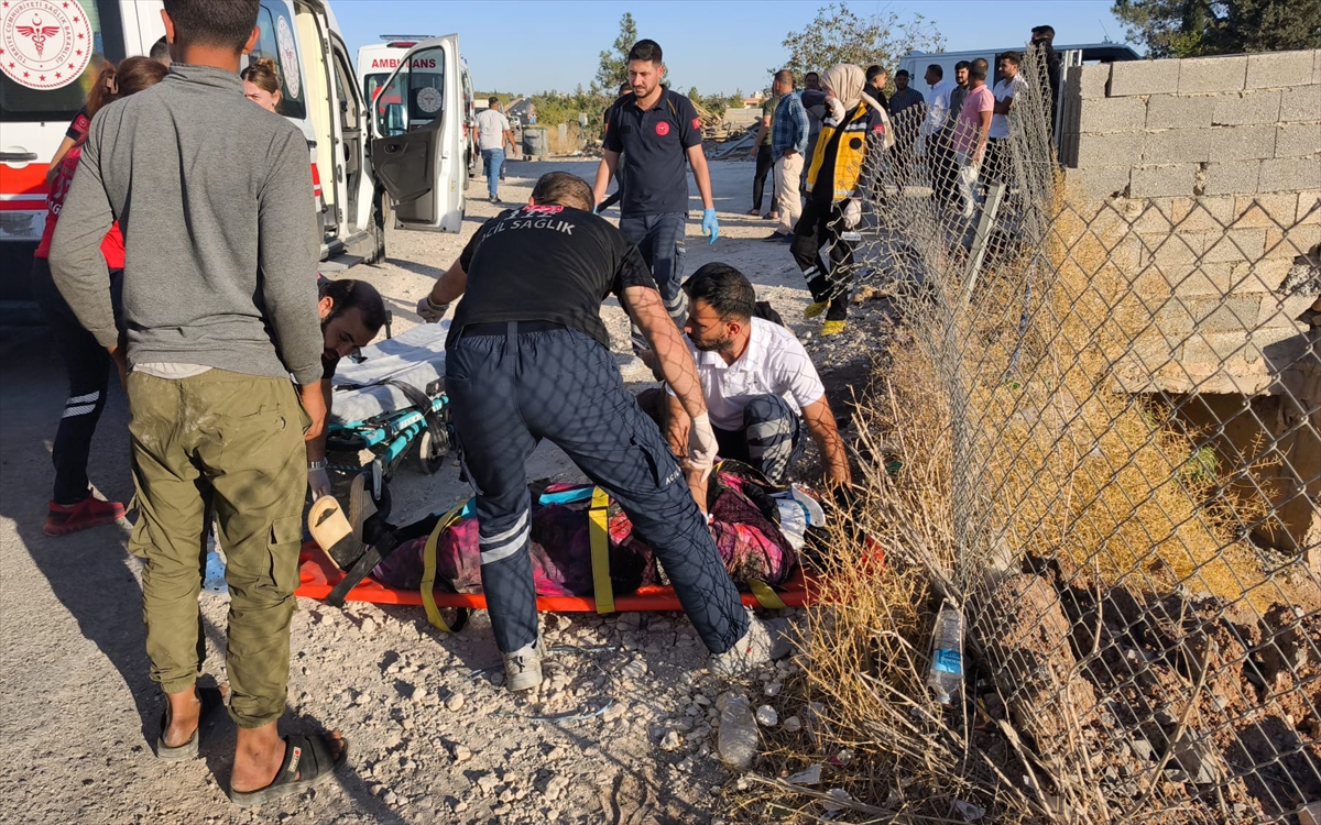 Şanlıurfa'da Tarım Işçilerini Taşıyan Minibüsün Devrilmesi Sonucu 19 Kişi Yaralandı 2