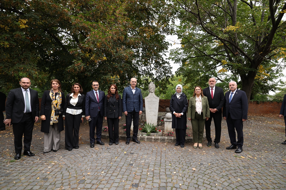 Tbmm Başkanı Kurtulmuş, Macaristan'daaa 20250928 39251928 39251925 Tbmm Baskani Kurtulmus Galicya Turk Sehitligini Ziyaret Etti