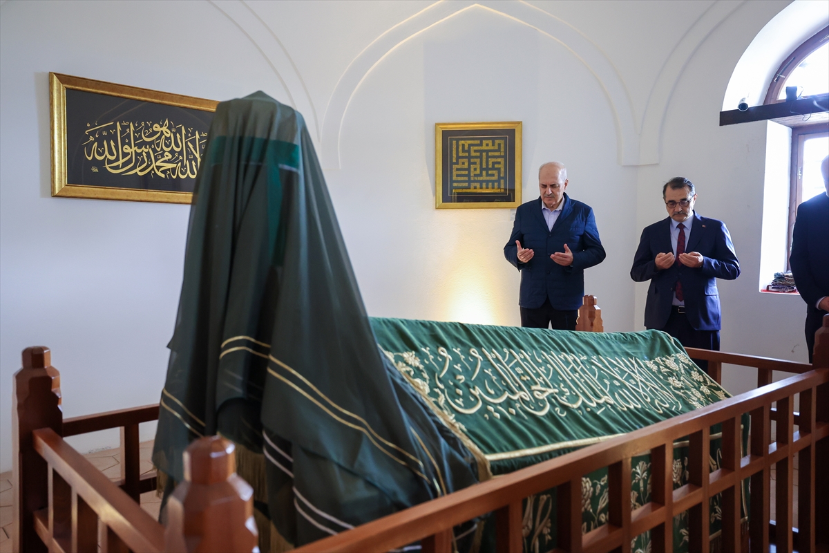 Tbmm Başkanı Kurtulmuş, Macaristan'daaa 20250928 39251928 39251926 Tbmm Baskani Kurtulmus Galicya Turk Sehitligini Ziyaret Etti