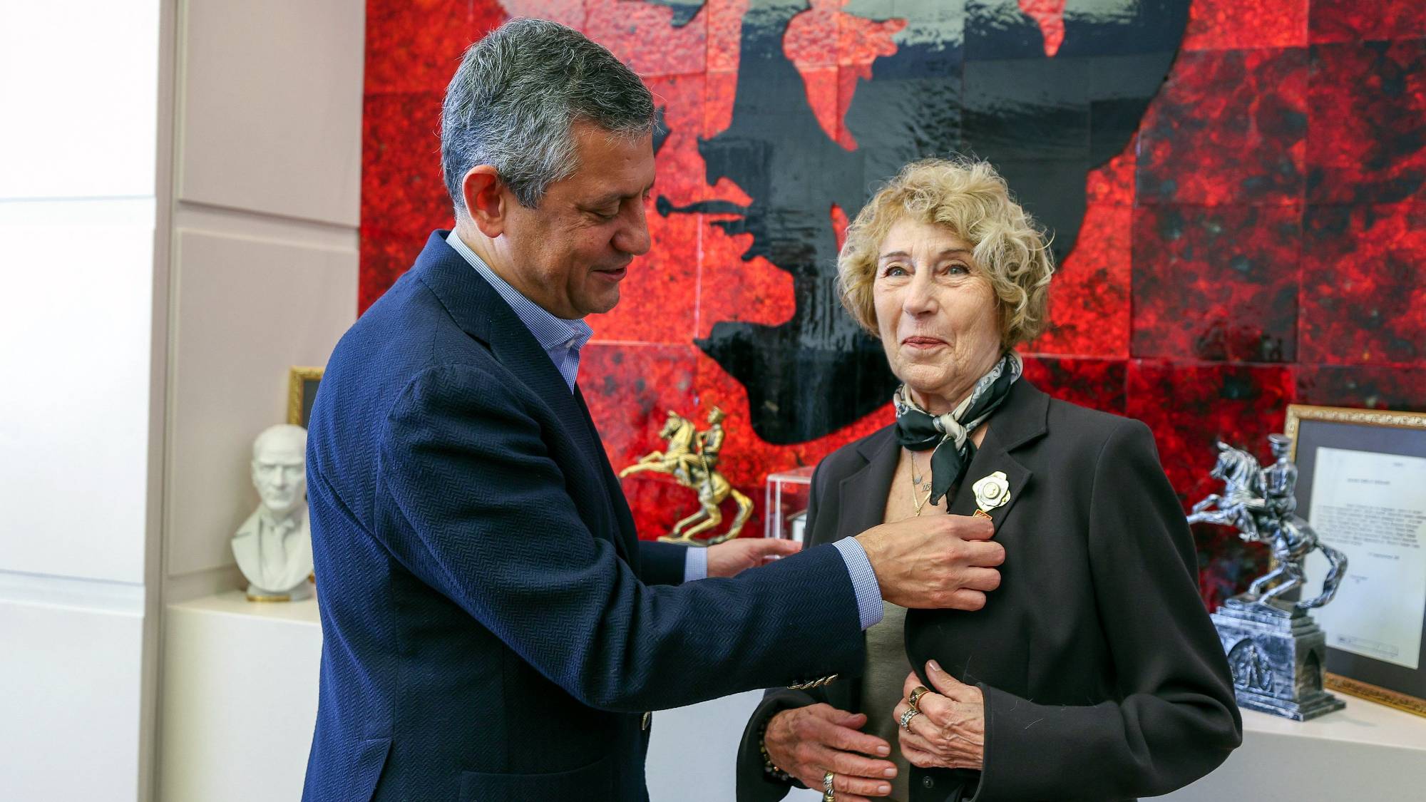 1759751097332 G 2 Kld V 6 Xma Ag U 9 L