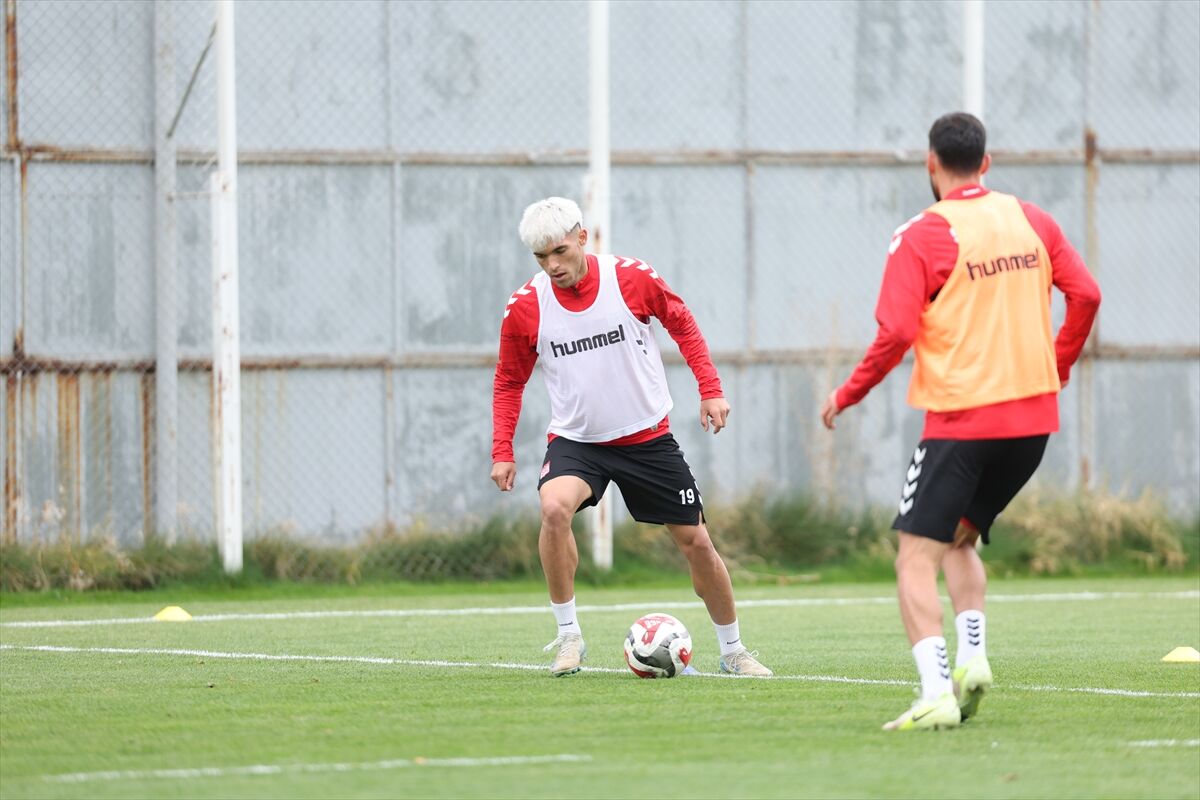 A A 20251020 39469998 39469996 S I V A S S P O R A T A K A S H A T A Y S P O R M A C I N I N H A Z I R L I K L A R I N A B A S L A D I