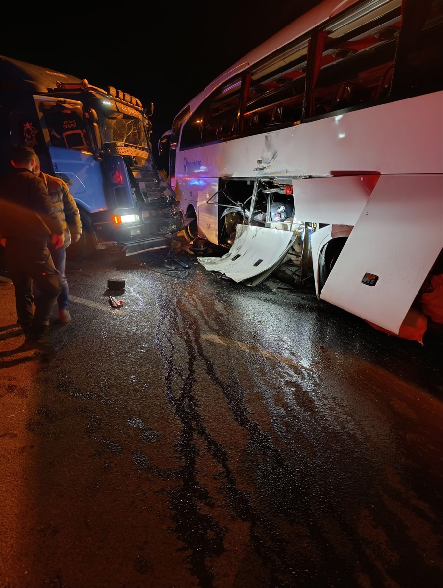 A A 20251024 39504147 39504146 B I L E C I K T E T U R O T O B U S U I L E T I R C A R P I S T I 20 K I S I Y A R A L A N D I