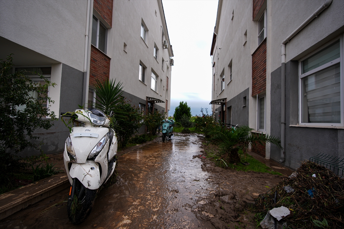 A A 20251028 39542398 39542387 I Z M I R I N B E R G A M A I L C E S I N D E S A G A N A K H A Y A T I O L U M S U Z E T K I L E D I