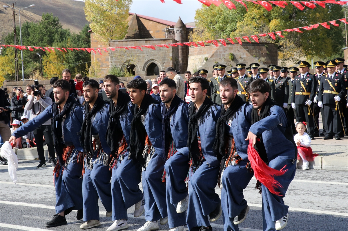 A A 20251029 39555040 39555034 V A N V E C E V R E I L L E R D E C U M H U R I Y E T I N 102 Y I L I T O R E N L E R L E K U T L A N D I