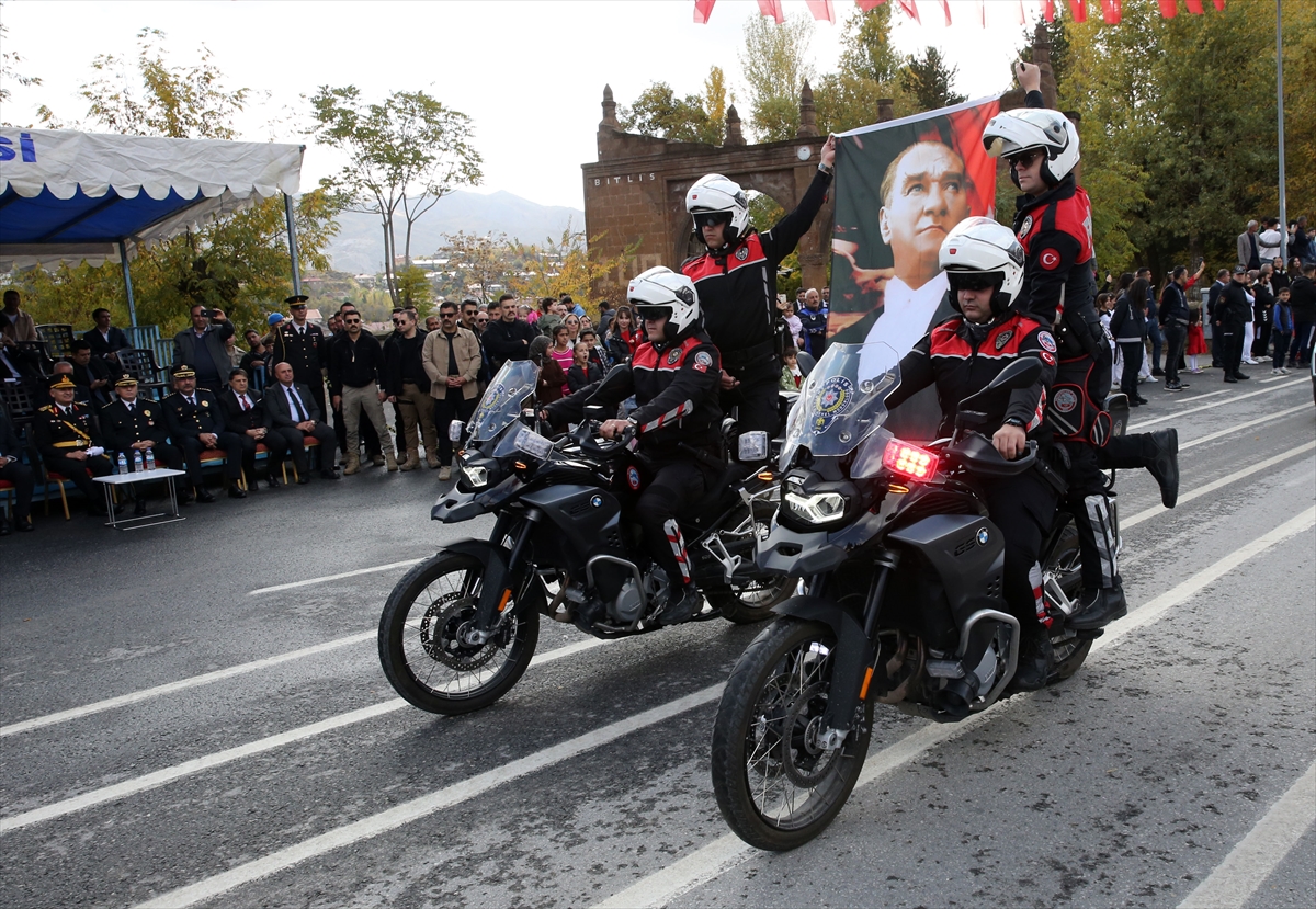 A A 20251029 39555040 39555039 V A N V E C E V R E I L L E R D E C U M H U R I Y E T I N 102 Y I L I T O R E N L E R L E K U T L A N D I