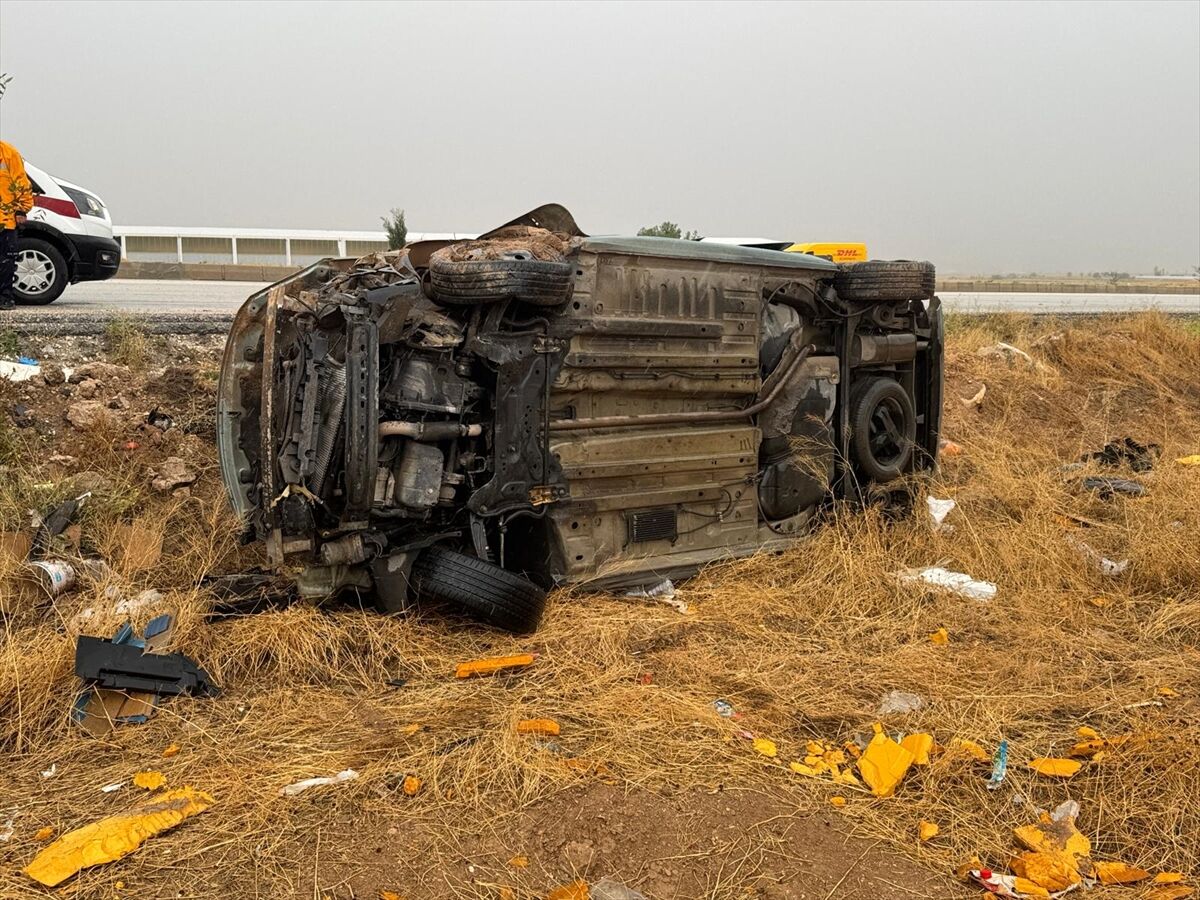 Burdur'da Otomobilin Şarampole Devrildiği Kaza2