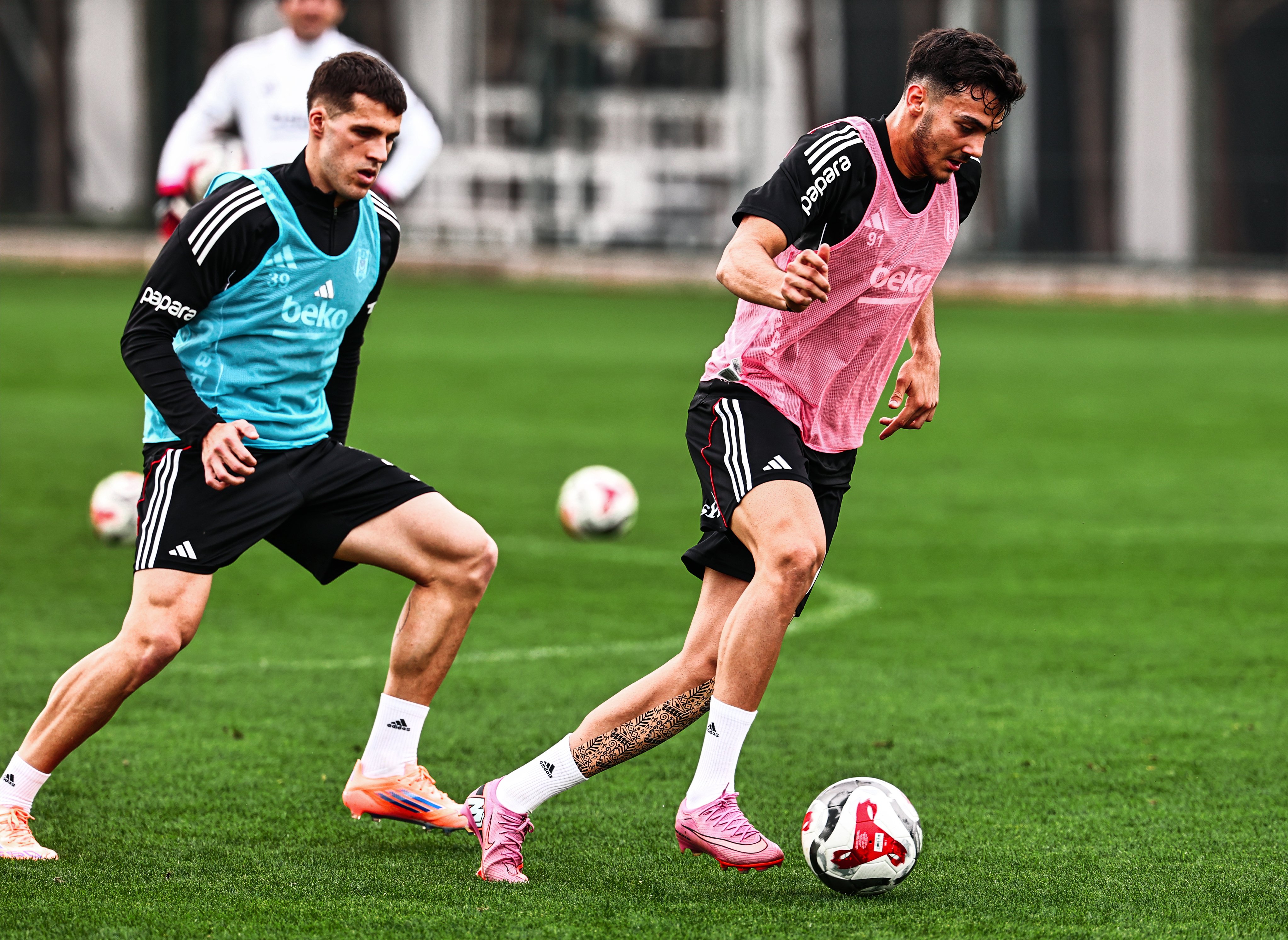 G4 Q 4M S Wc A A Aikr