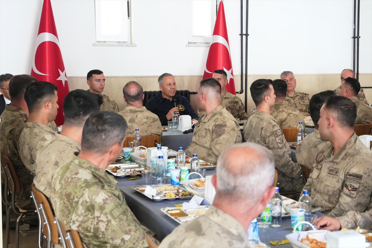 İçişleri Bakanı Yerlikaya, Hakkari'deaa 20251009 39360853 39360852 Icisleri Bakani Yerlikaya Hakkaride