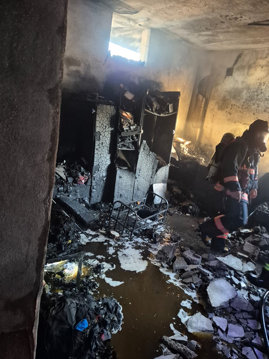 Mardin'de Binada Çıkan Yangında 1 Çocuk Öldü, 12 Kişi Hastaneye Kaldırıldı 2