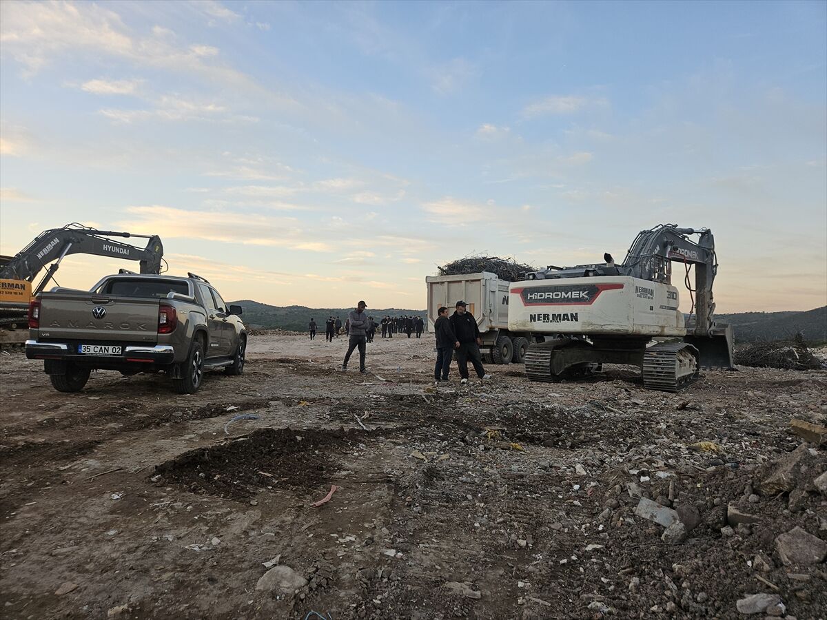 Sındırgı'da Konteyner Kentaa 20251031 39579745 39579738 61Lik Depremlerden Etkilenen Sindirgida Konteyner Kent Kurulumu Araliksiz Suruyor