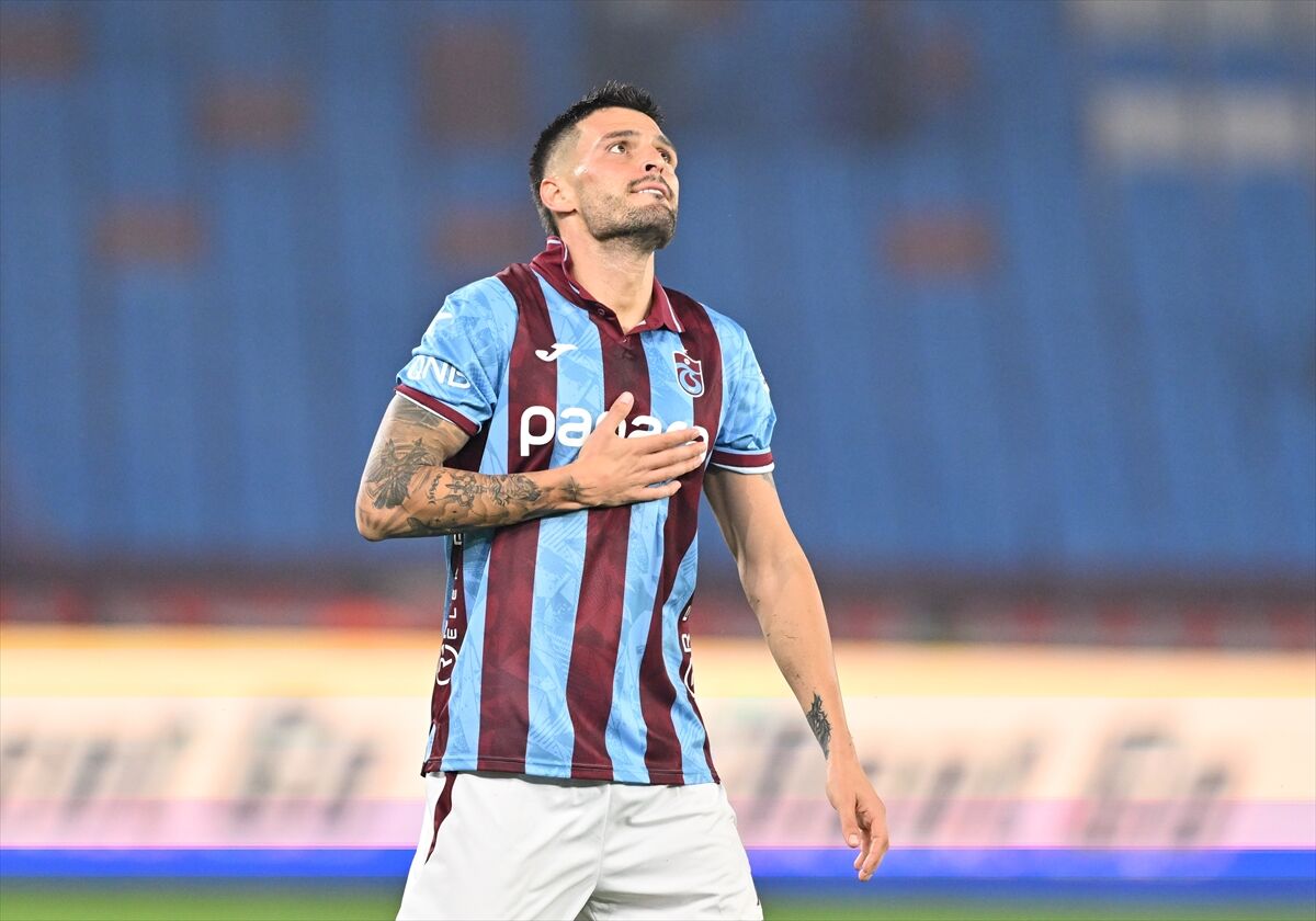 Trabzonspor Kayserispor1 A A 20251003 39303442 39303436 T R A B Z O N S P O R Z E C O R N E R K A Y S E R I S P O R
