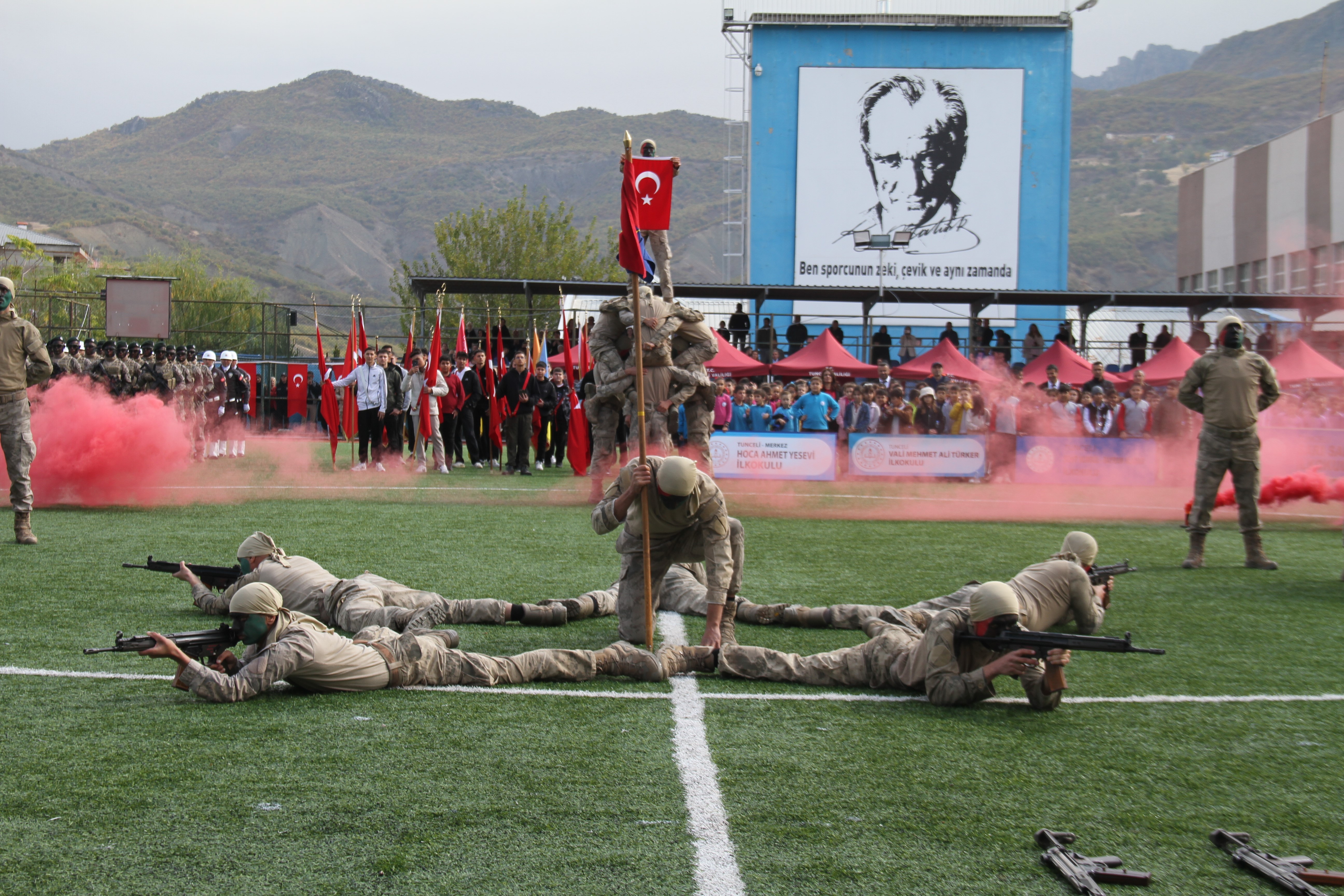 Tunceli'de 29 Ekim Coşkusuaw569151 01