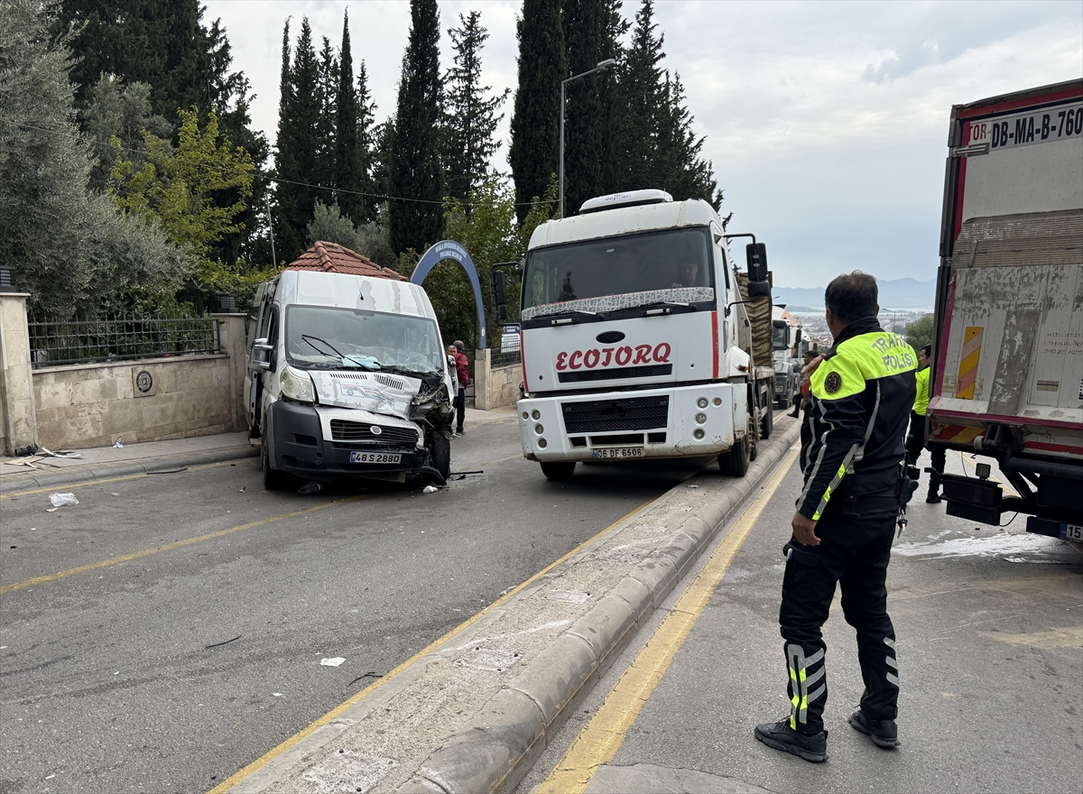 A A 20251107 39640674 39640670 M U G L A D A K A M Y O N I L E O G R E N C I S E R V I S I C A R P I S T I 22 K I S I Y A R A L A N D I