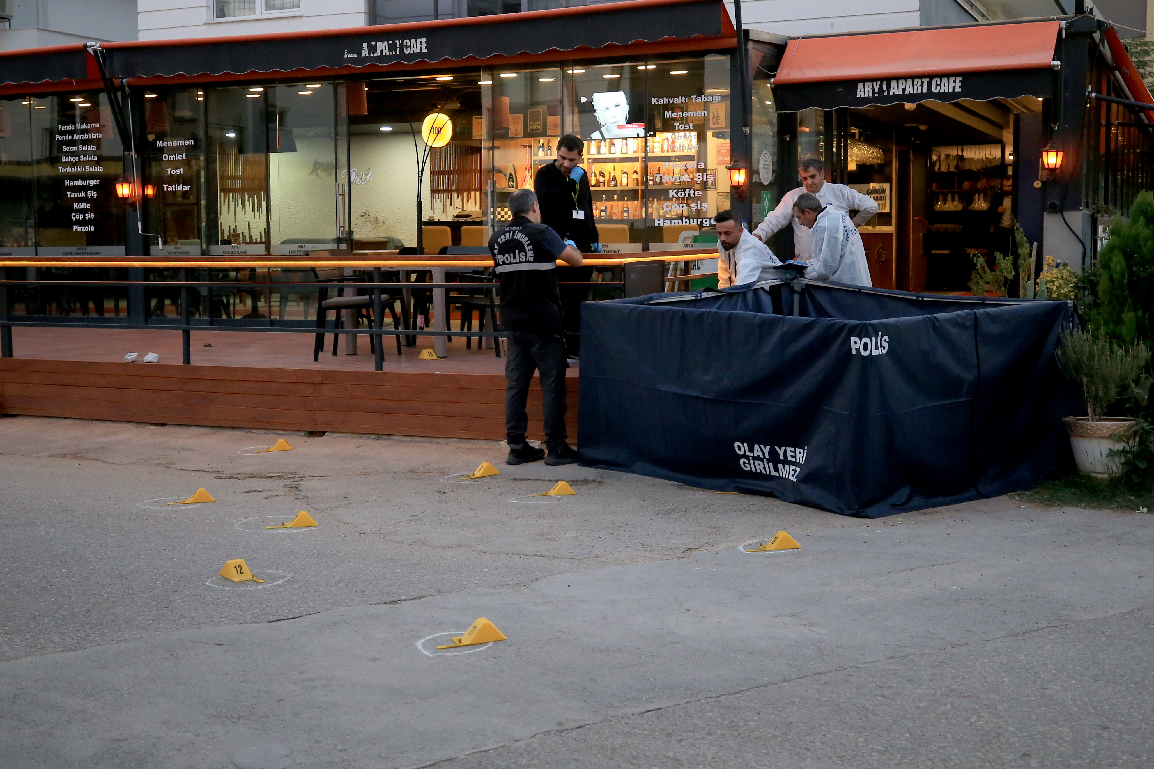 Antalya'da Çıkan Silahlı Kavgada 1 Kişi Öldü 2
