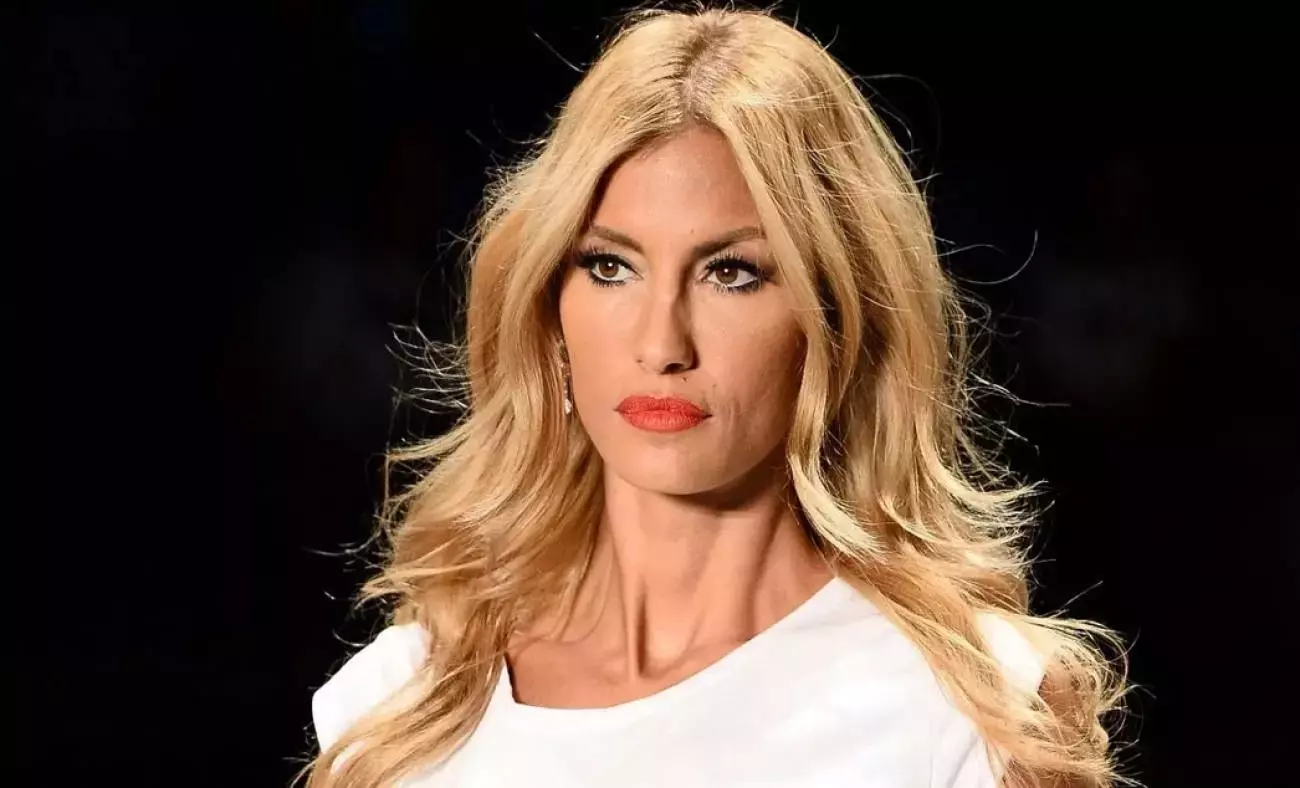Cagla Sikel 45 Yasinda Bir Hayalini Daha Gerceklestirdi 1761119519 7571 (1)