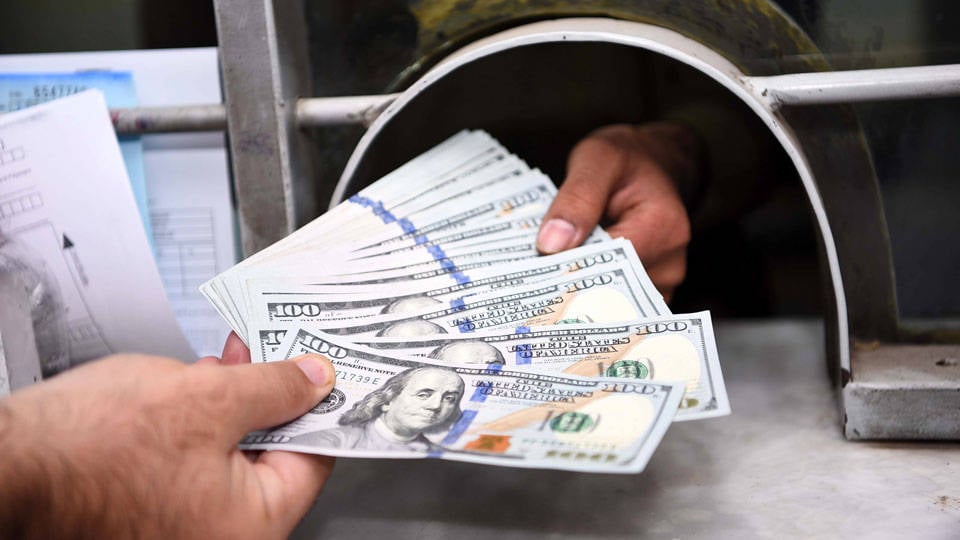 Dovizde Yuksek Seyir Devam Ediyor Dolar Tl Zirve Seviyesinin Hemen Altinda