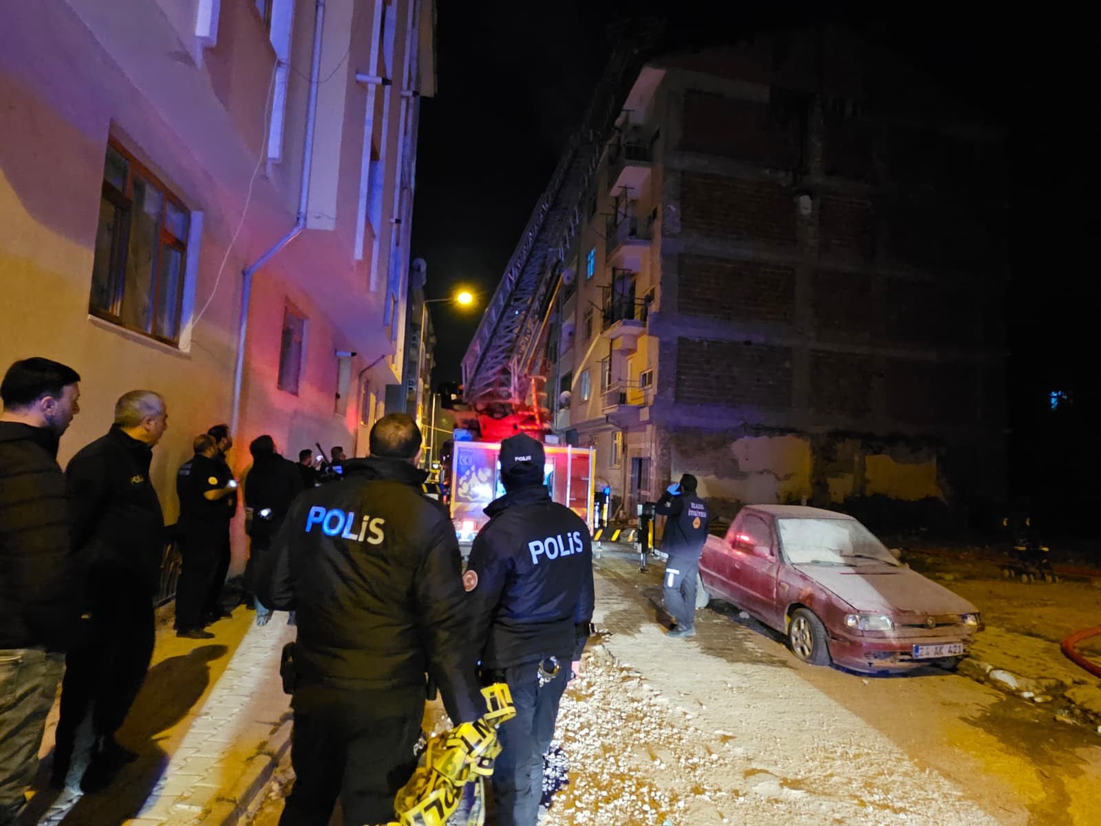 Elazığ’da Çatı Yangını1