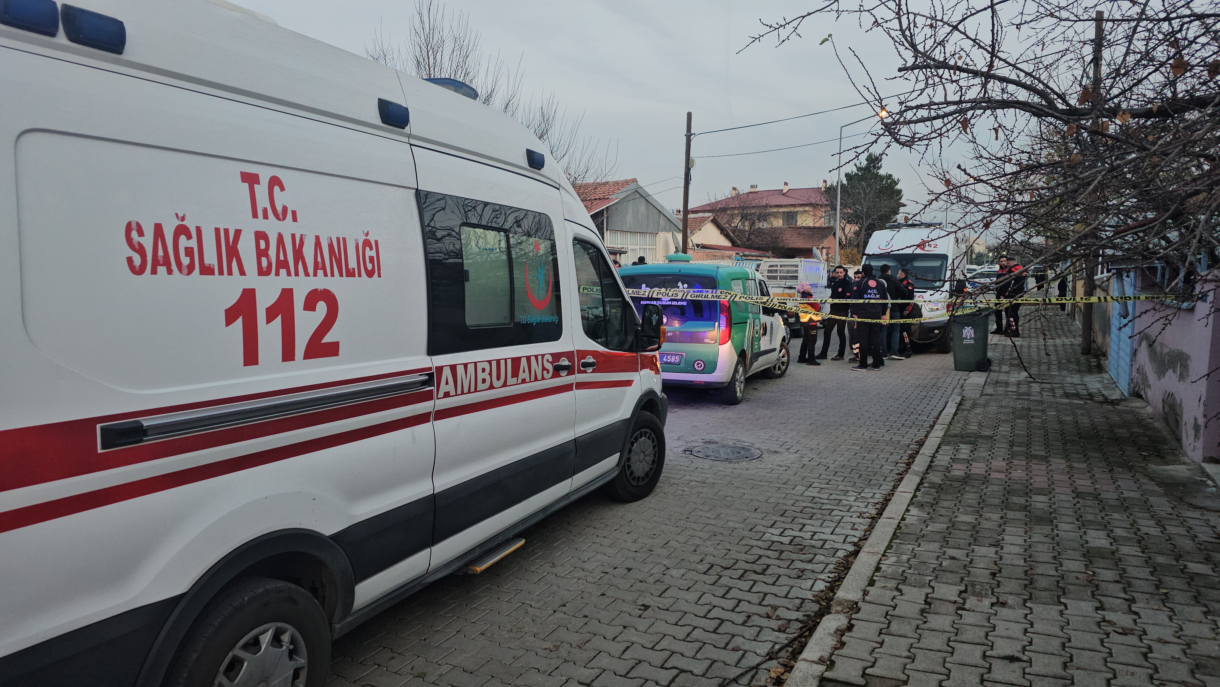 Erzincan'da Baba Ile Oğlu Evlerinde Ölü Bulundu 2