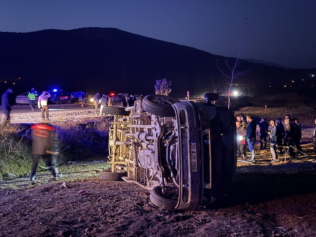 Kahramanmaraş'ta Şarampole Devrilen Işçi Servisi2