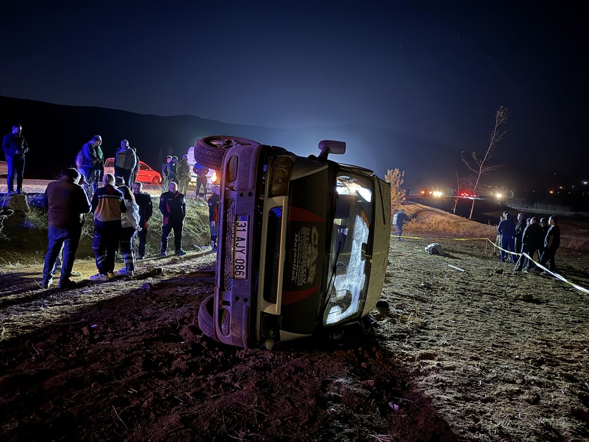 Kahramanmaraş'ta Şarampole Devrilen Işçi Servisi3
