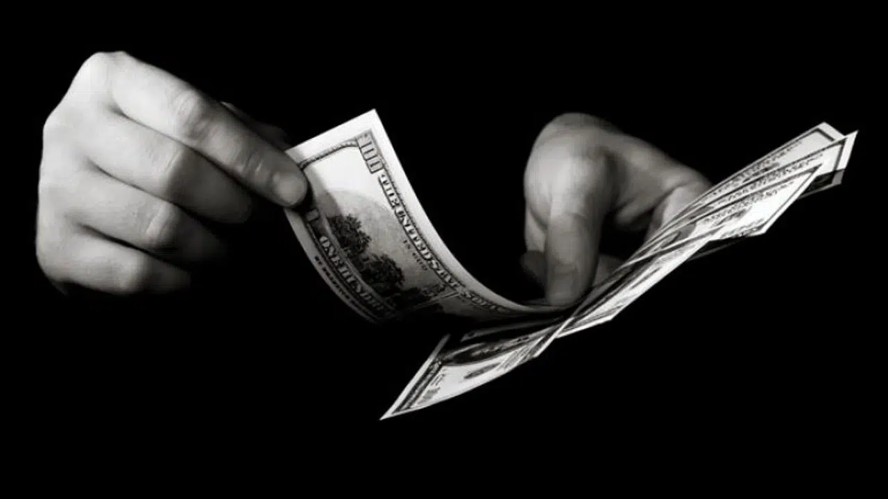 Kara Para Aklama Sucu