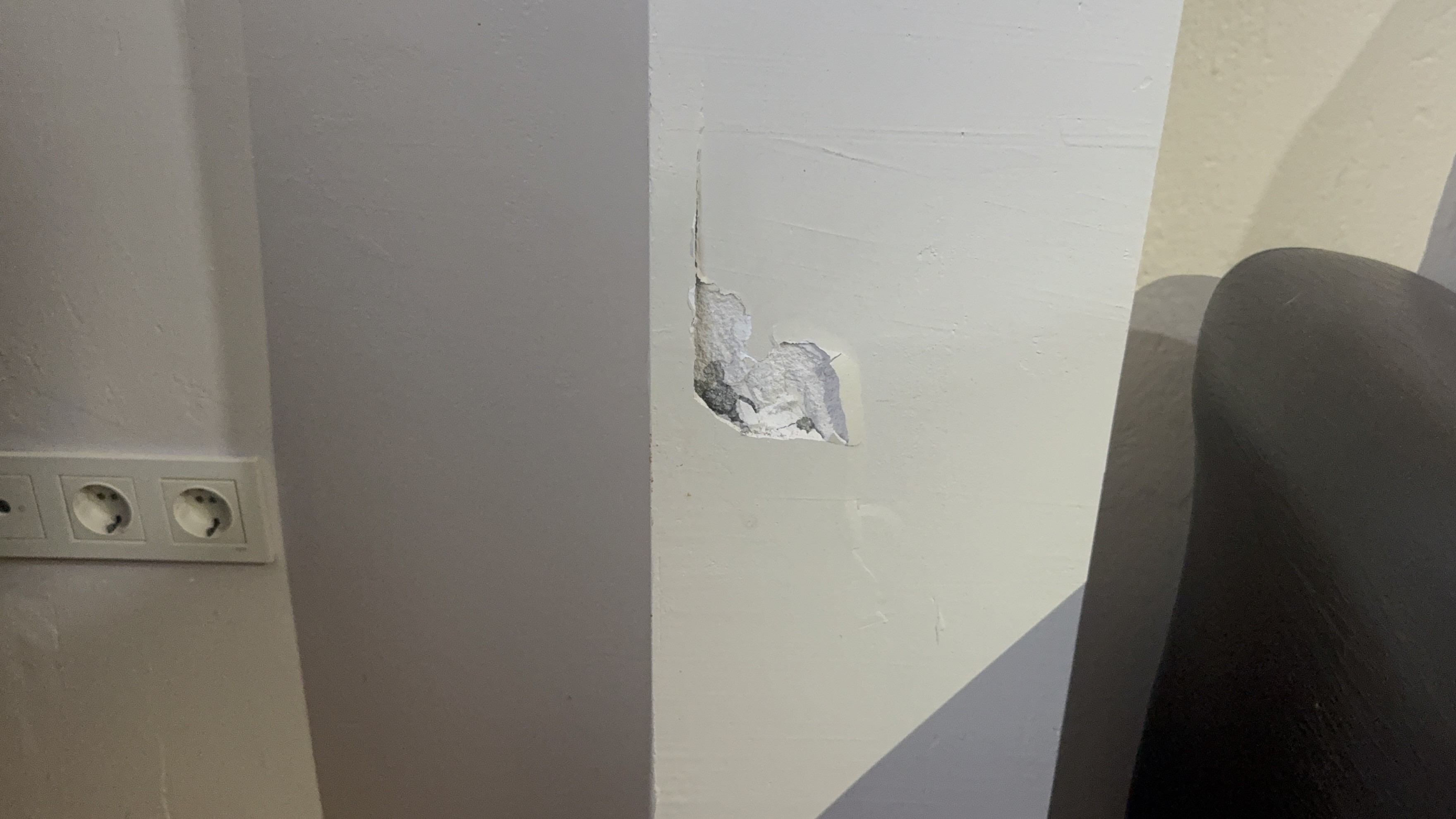 Kocaeli'de Kolonları Çatlayan Bir Bina1