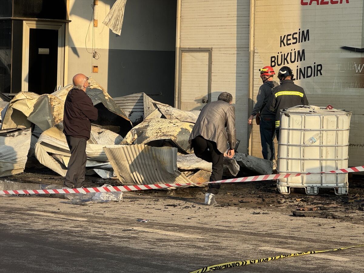 Kocaeli'de Yangın Çıkan Fabrika1