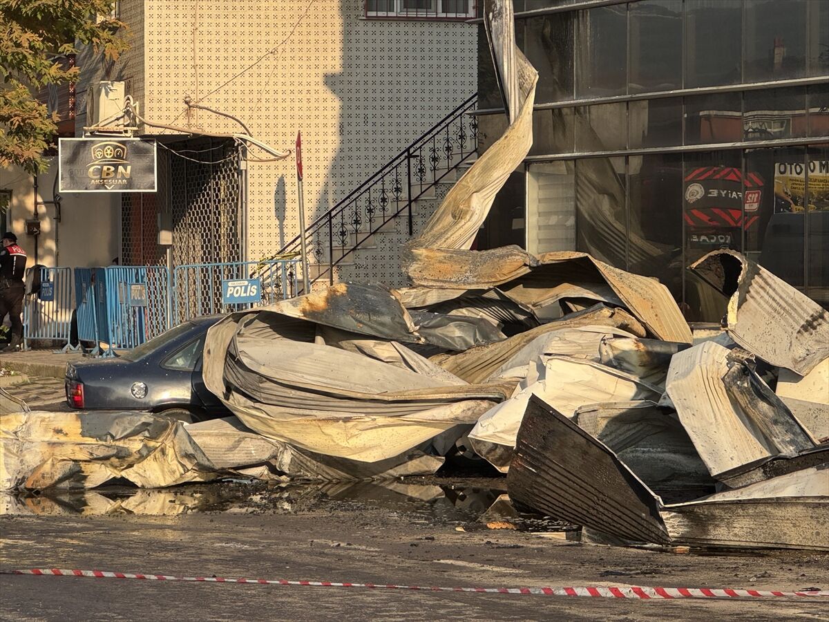 Kocaeli'de Yangın Çıkan Fabrika2