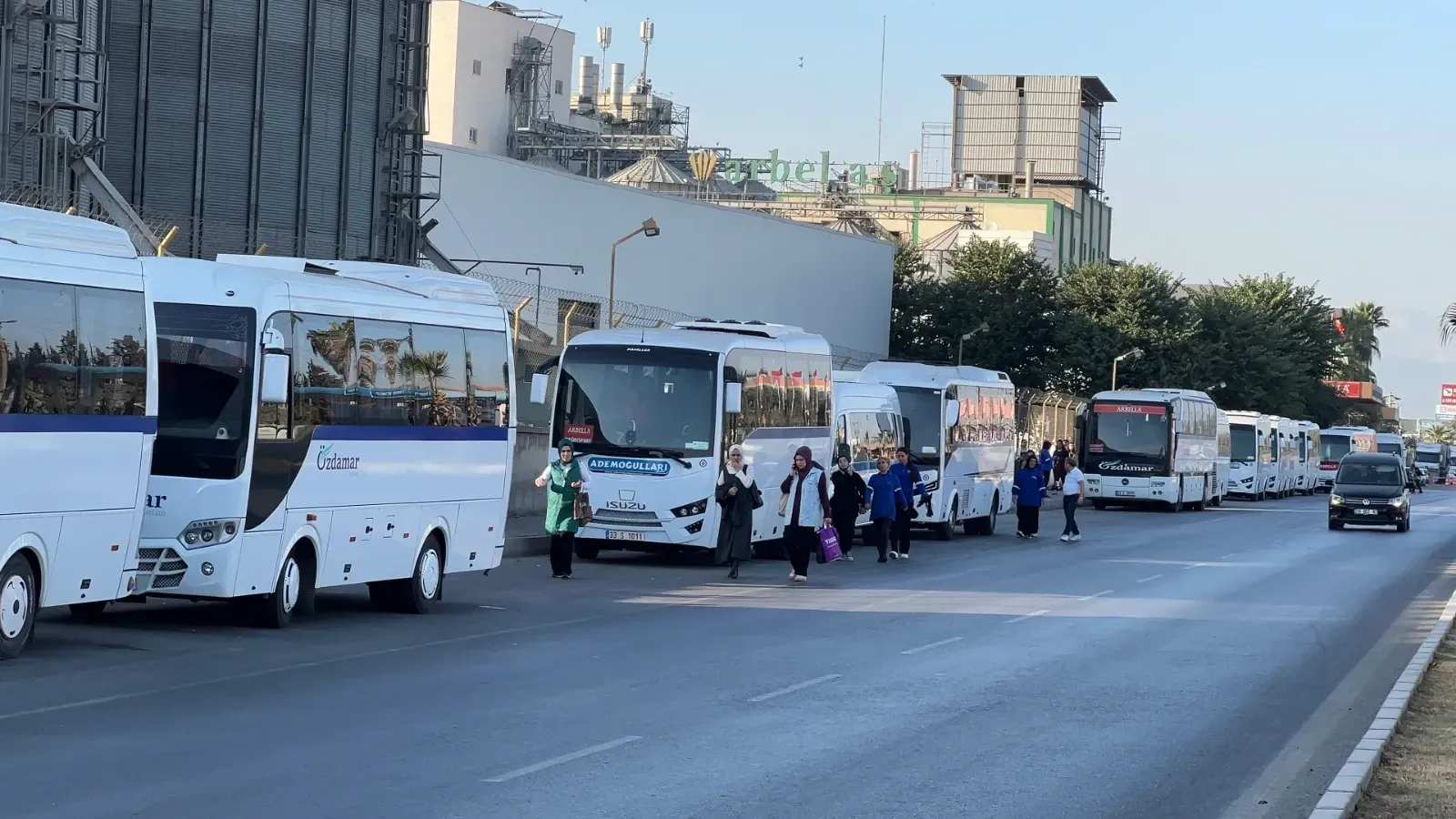 Mersindeki Makarna Fabrikasinda Zirai Ilactan Zehirlenenlerin Sayisi 14E Yukseldi (1)