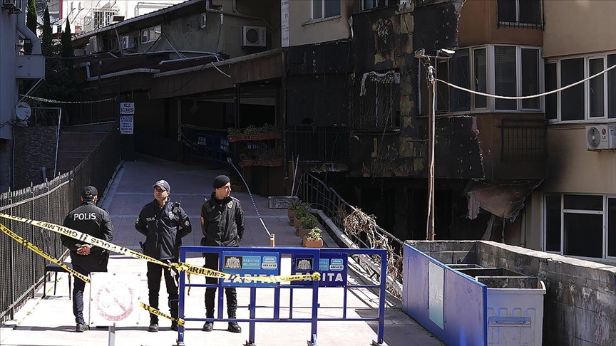 Thumbs B C 4E08E851D854F10770F225Db25051Dec