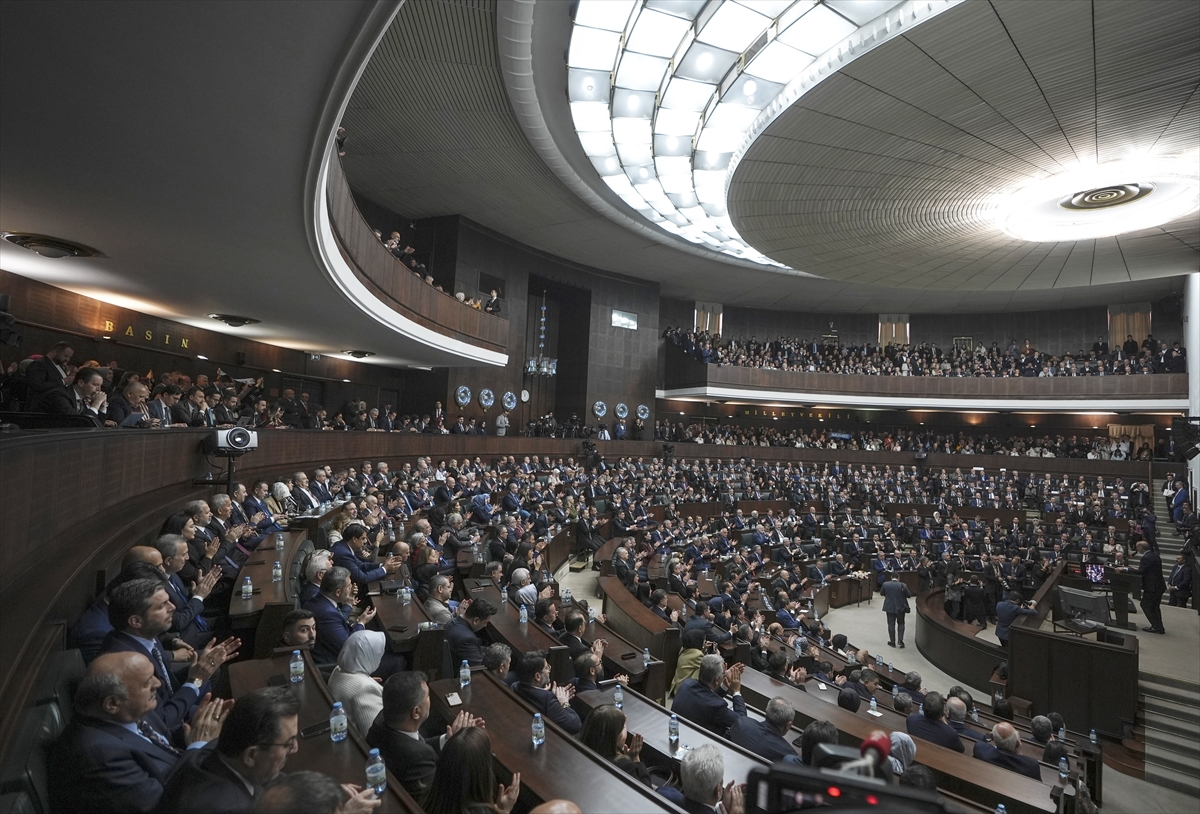 A A 20251203 39878354 39878352 A K P A R T I T B M M G R U P T O P L A N T I S I