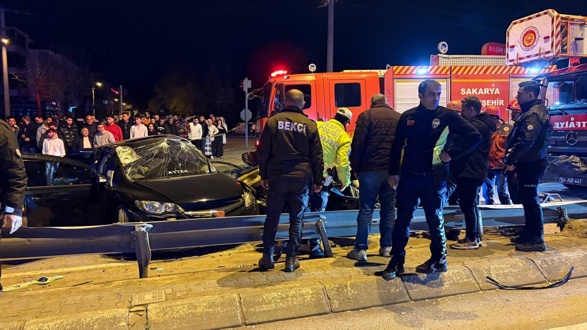 A A 20251205 39904562 39904556 S A K A R Y A D A I K I O T O M O B I L I N C A R P I S T I G I K A Z A D A 1 K I S I O L D U 2 K I S I Y A R A L A N D I