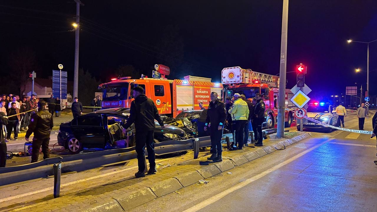 A A 20251205 39904562 39904557 S A K A R Y A D A I K I O T O M O B I L I N C A R P I S T I G I K A Z A D A 1 K I S I O L D U 2 K I S I Y A R A L A N D I