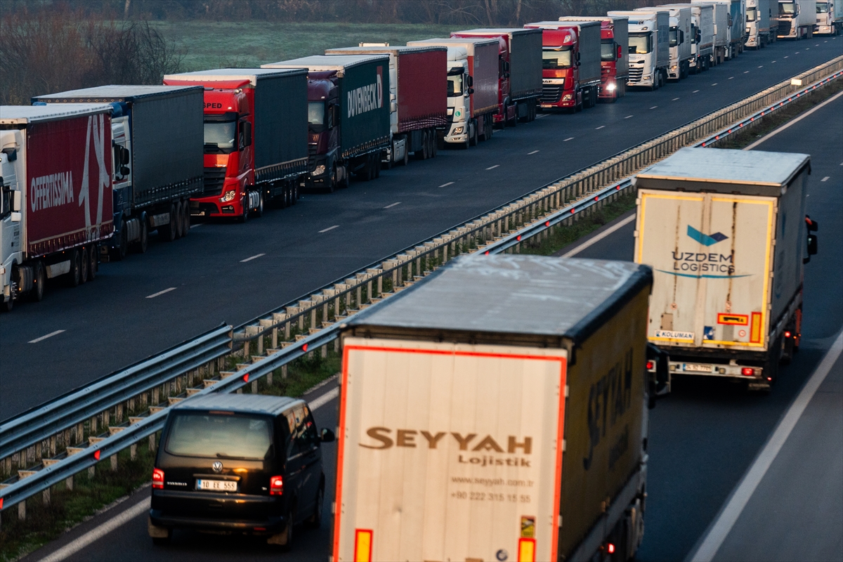 A A 20251211 39950137 39950133 B U L G A R I S T A N I N K A P I T A N A N D R E E V O S I N I R K A P I S I N D A 15 K I L O M E T R E L I K T I R K U Y R U G U