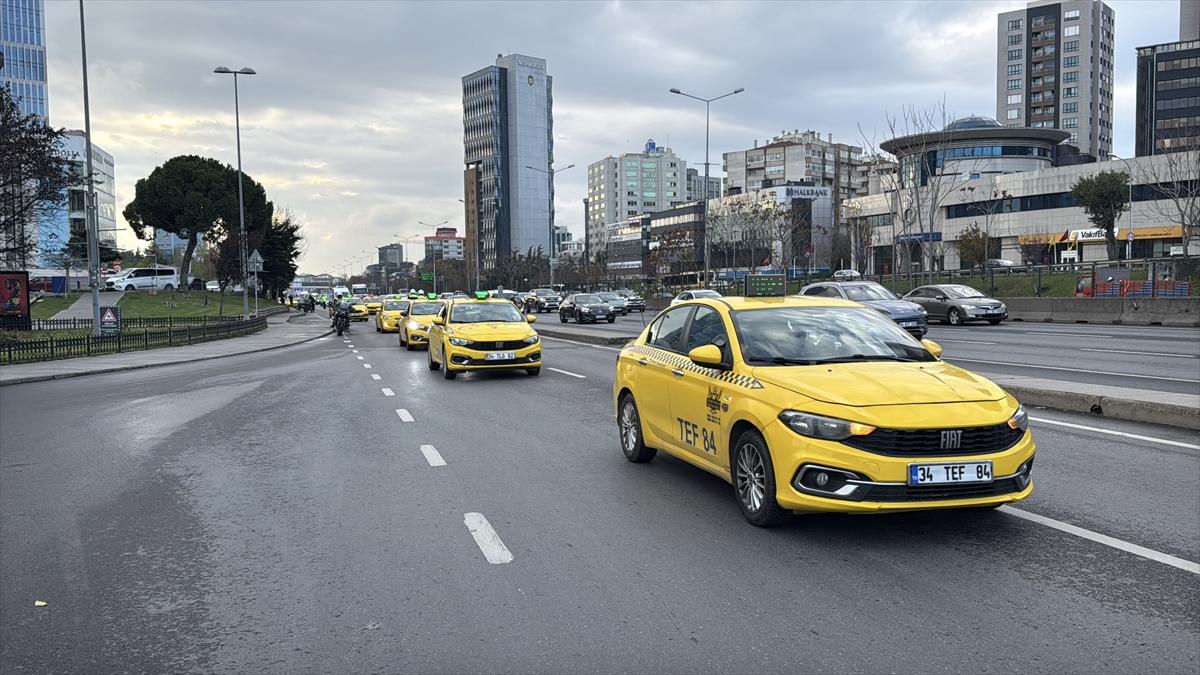 A A 20251213 39970002 39969998 I S T A N B U L D A K O N V O Y O L U S T U R A R A K B I R A R A Y A G E L E N T A K S I C I L E R D E N K O R S A N T A S I M A C I L I G A T E P K I