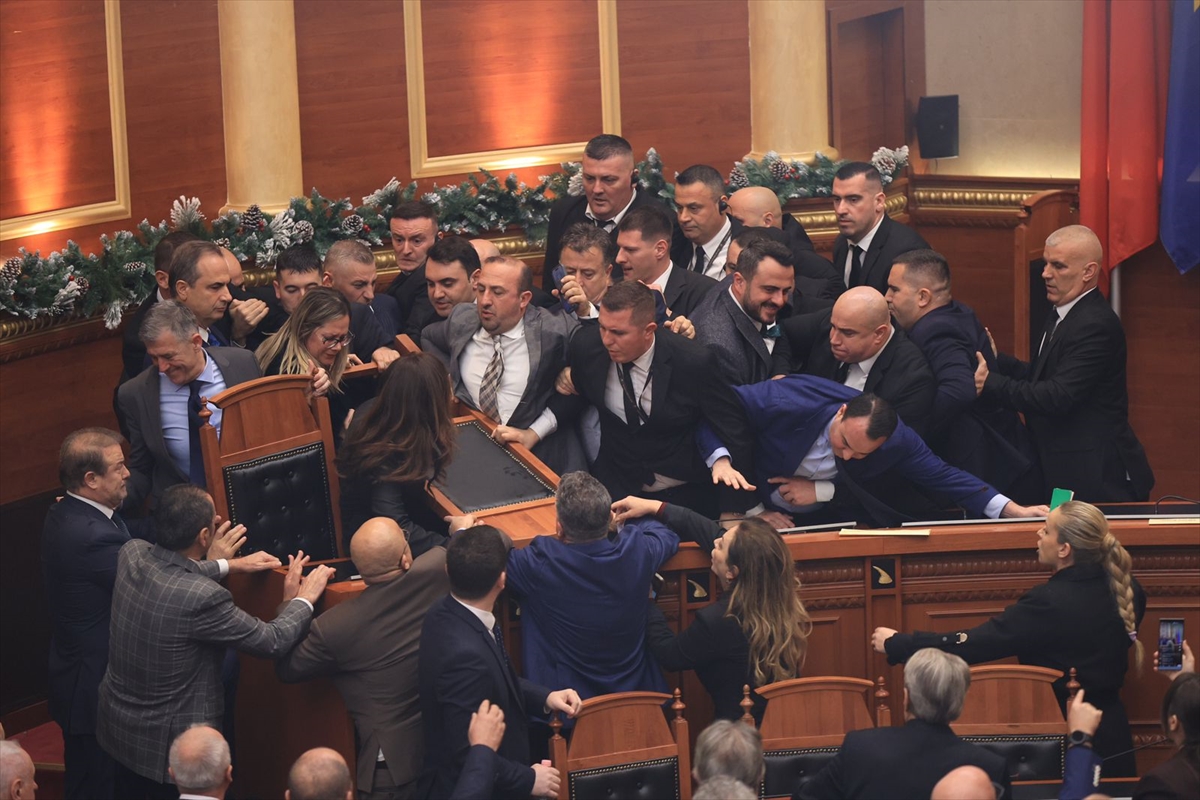 A A 20251218 40014747 40014744 A R N A V U T L U K M E C L I S I N D E B A S B A K A N Y A R D I M C I S I B A L L U K U N U N G O R E V E I A D E S I N E D E N I Y L E G E R G I N L I K Y A S A N D I