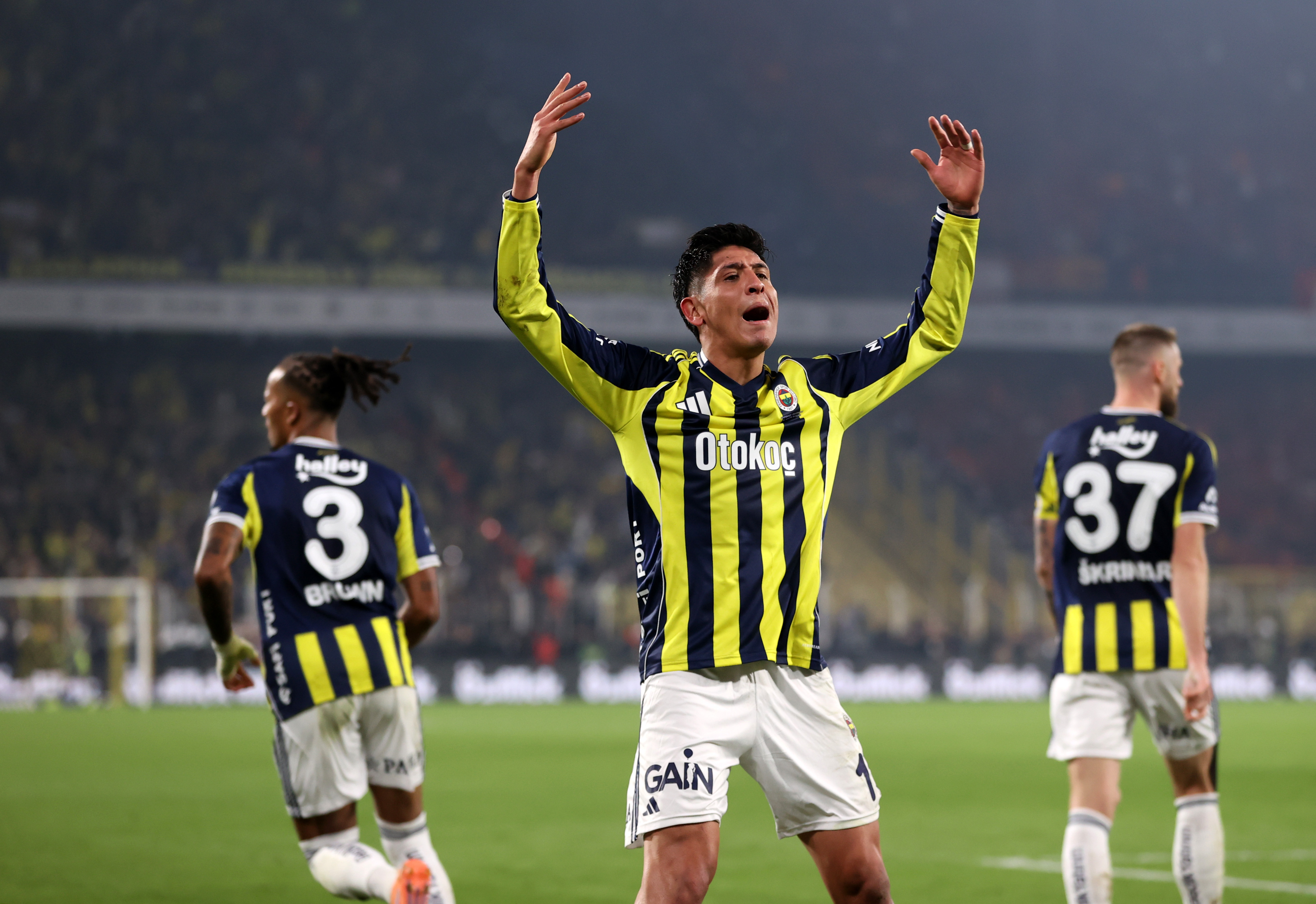 Aa 20251201 39863748 39863746 Fenerbahce Galatasaray Kopya
