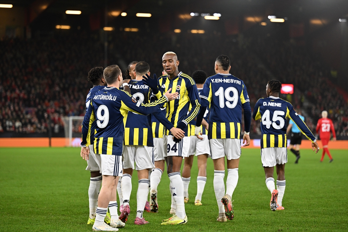 Brann Fenerbahçe A A 20251211 39958039 39958037 B R A N N F E N E R B A H C E