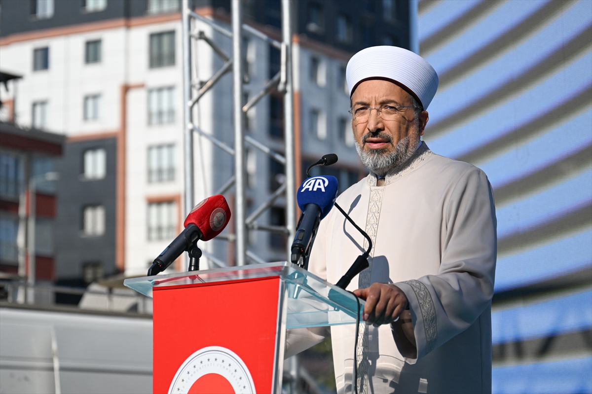 Diyanet Isleri Baskani Arpagus Istanbulda Kuran Kursu Acilisina Katildi Efbda81