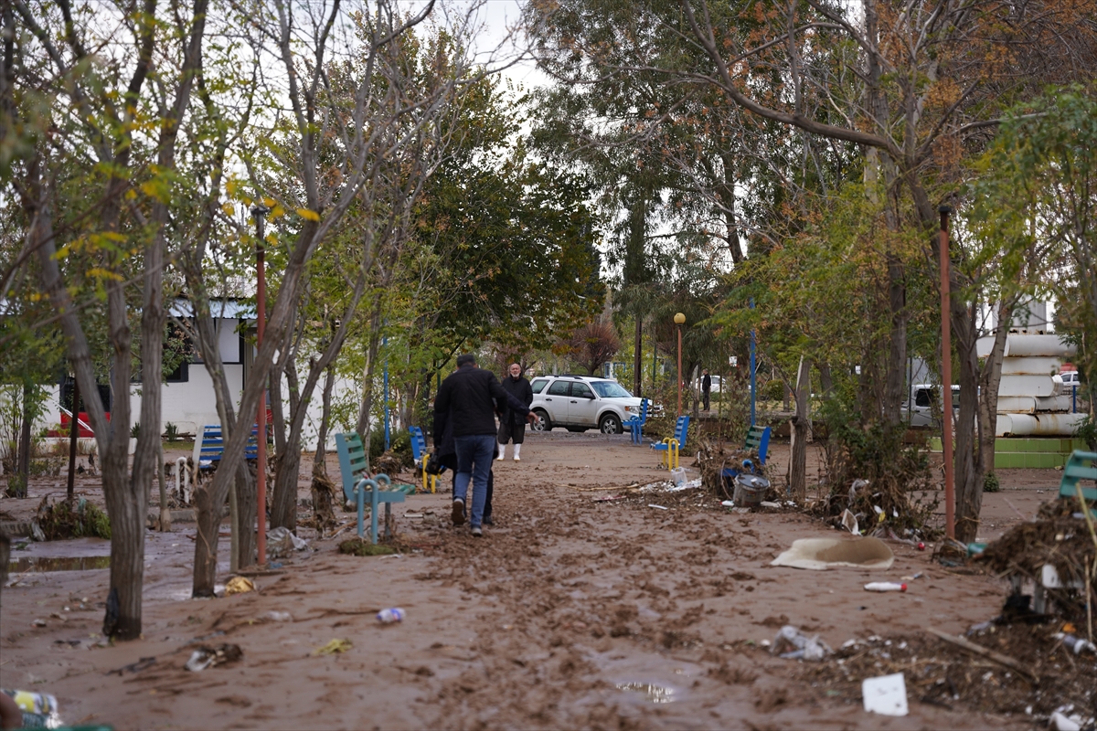 Süleymaniye’de sağanak yağış felakete dönüştü