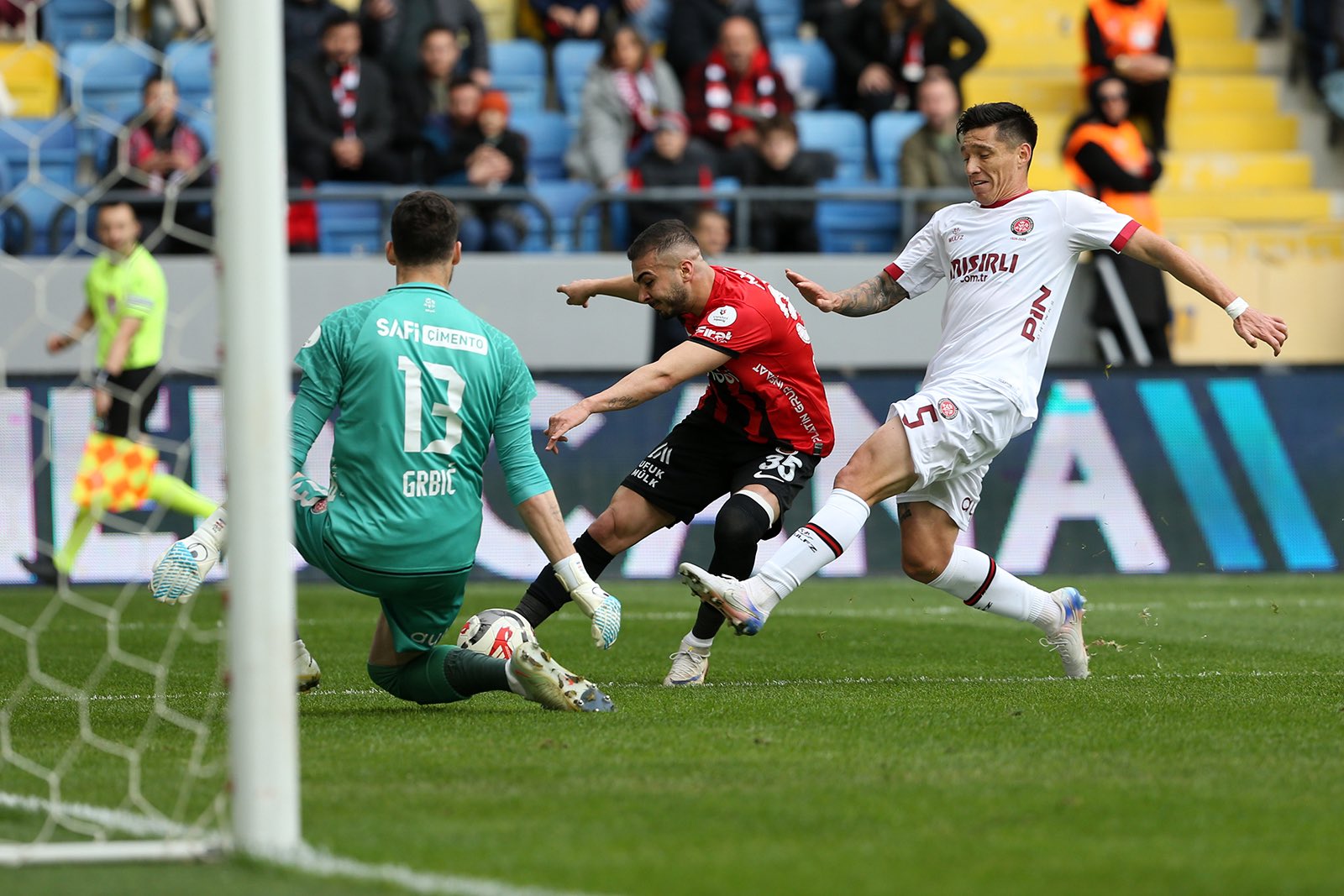 G7K Q6 X X X U A E A Wod