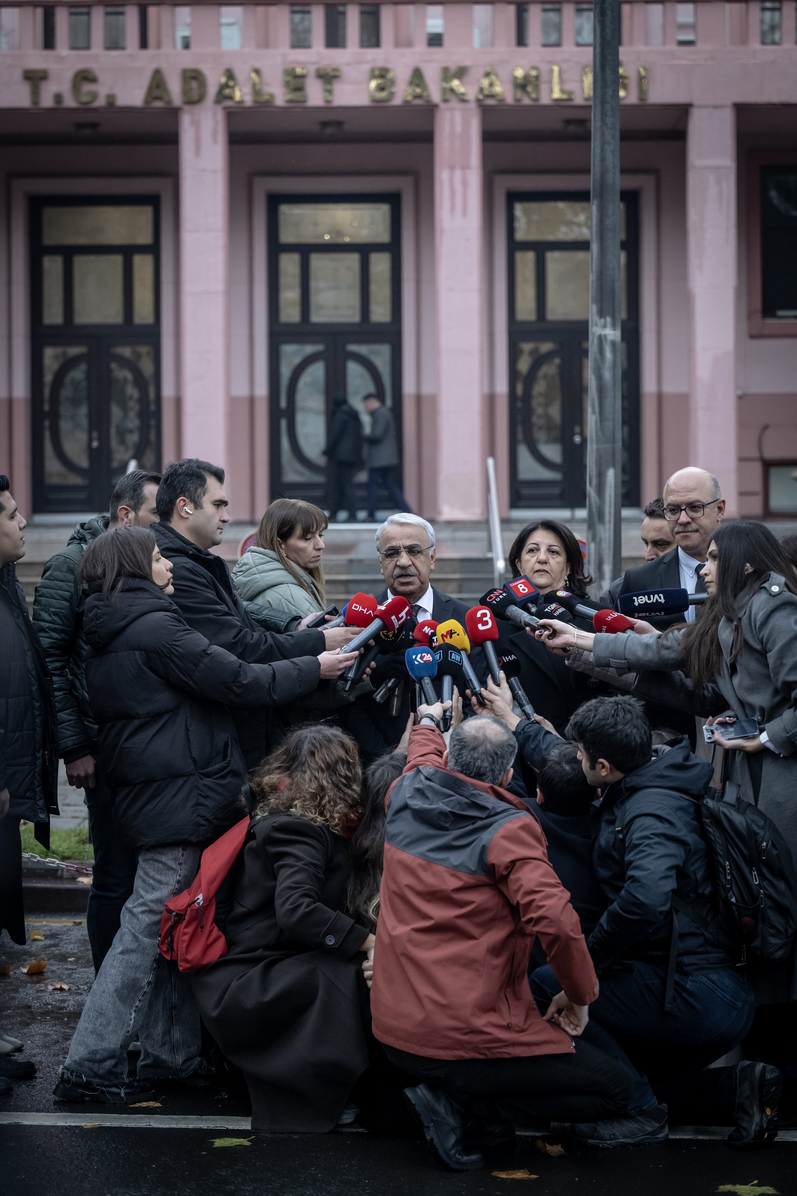 G82 V 7 H W Q A A F Jg V