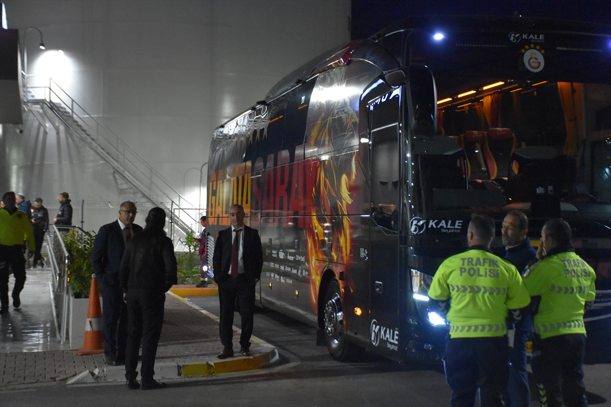 Galatasaray Kafilesi Antalya2