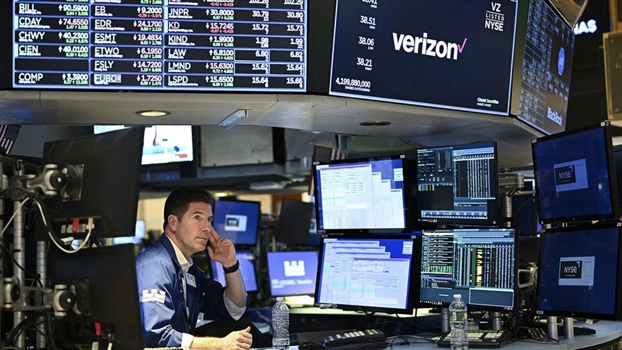 Kuresel Piyasalar Haftaya Karisik Seyirle Basladi