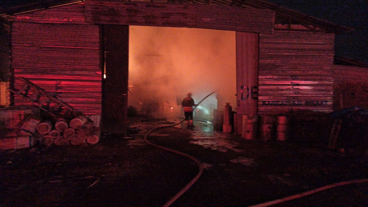 Samsun'da Depoda Çıkan Yangın2