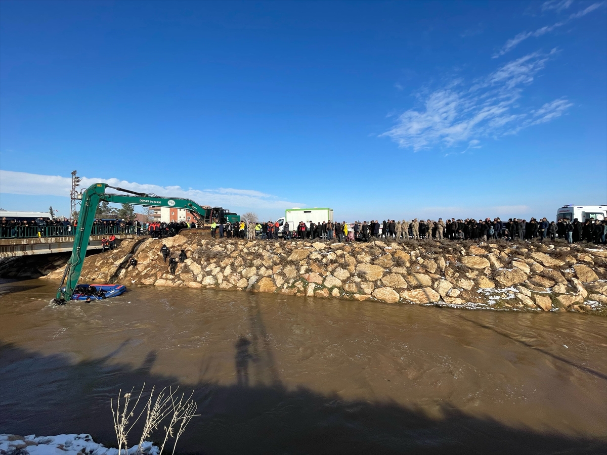 Şanlıurfa'da Sulama Kanalına Düşen2
