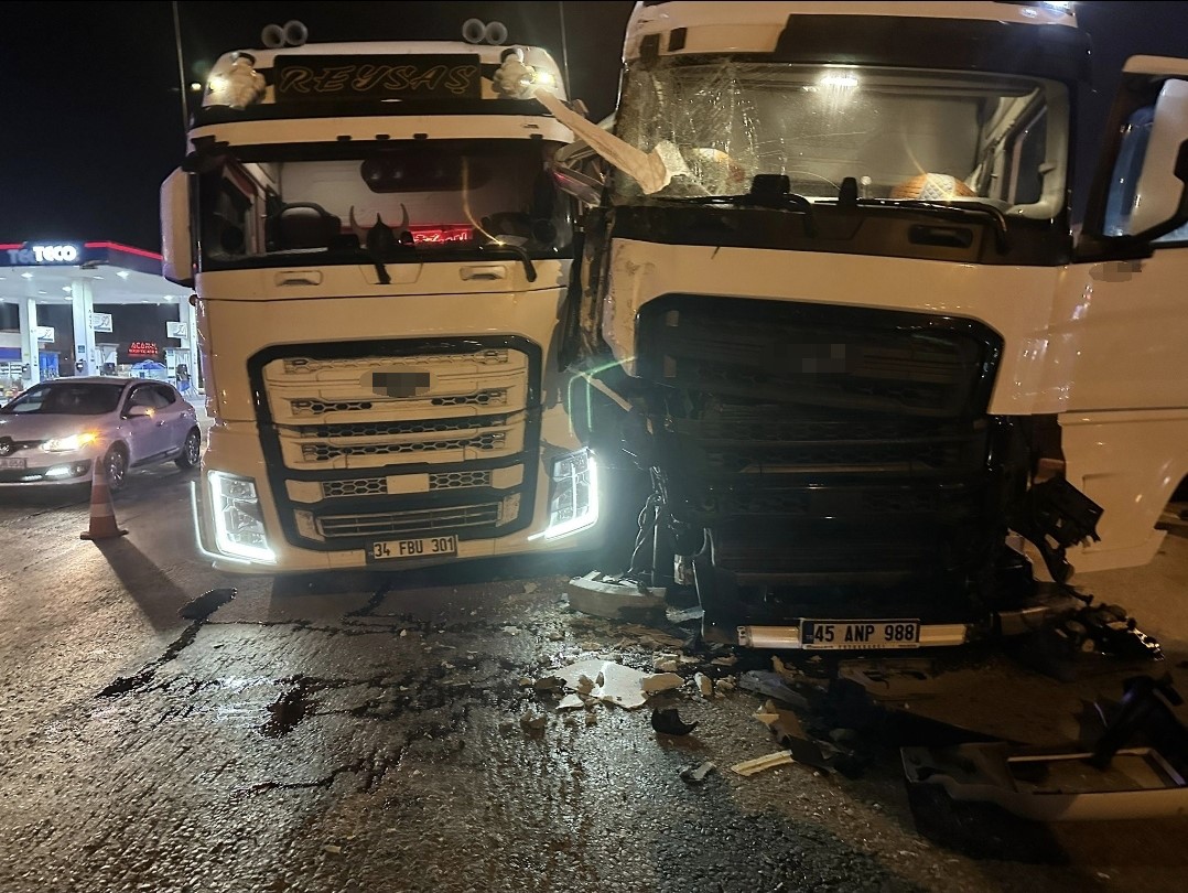 Susurluk'ta Tır Kazası 1