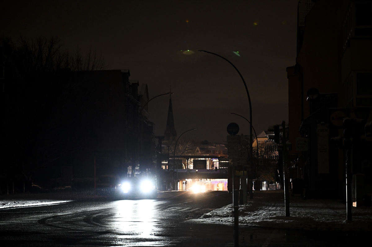 A A 20260104 40160407 40160403 B E R L I N D E 50 B I N H A N E Y I E L E K T R I K S I Z B I R A K A N S A B O T A J I N S O R U M L U L U G U N U A S I R I S O L C U O R G U T U S T L E N D I